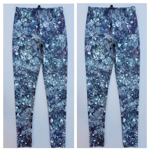 New GUESS Sublimated Diamond Print Leggings sz S - Picture 2 of 4